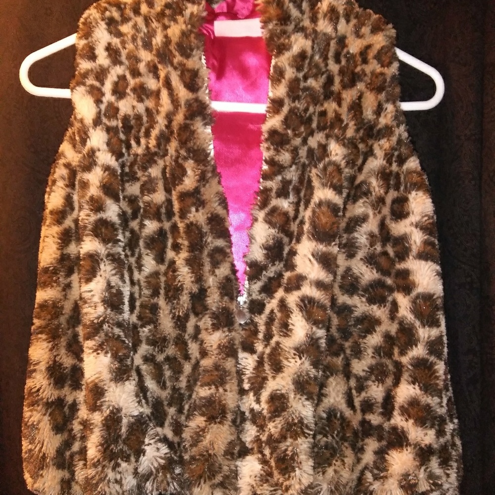 Adorable fuzzy leopard print jacket